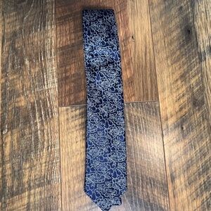 Hemley, 100% silk tie, made in Germany, navy with floral print